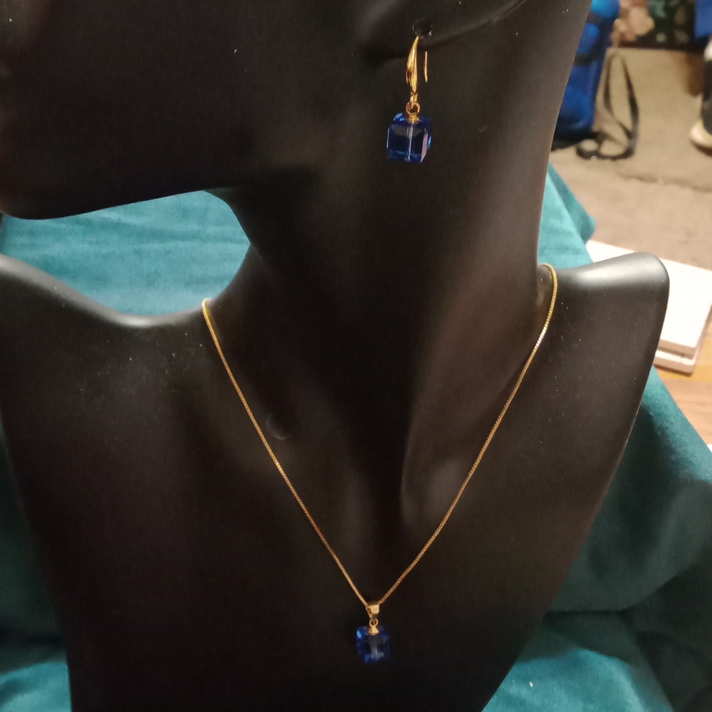 Austria Crystal Cube Necklace and Earrings Blue